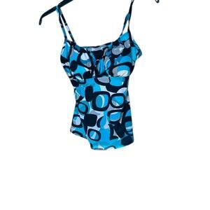 Chic Geometric Women’s Swimsuit Top